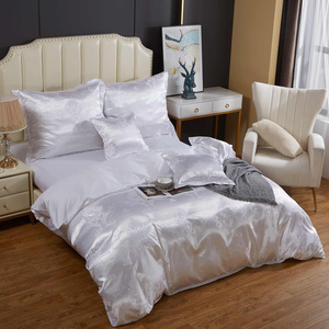 Kremowa ekskluzywna pościel 120 g/m2 Model AT006 Spod Igły i Nitki – luksusowy sen