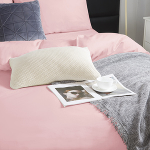 Pudrowa elegancka pościel damska 120g/m2 z satyny bawełnianej Spod Igły i Nitki – komfort snu.