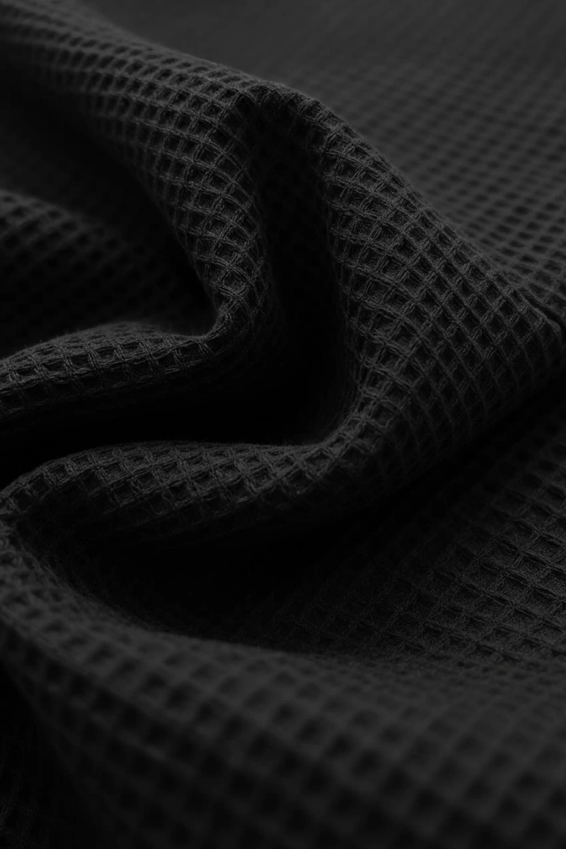 Czarny szlafrok unisex z kołnierzem kimono model WAFEL Spod Igły i Nitki – komfort i styl