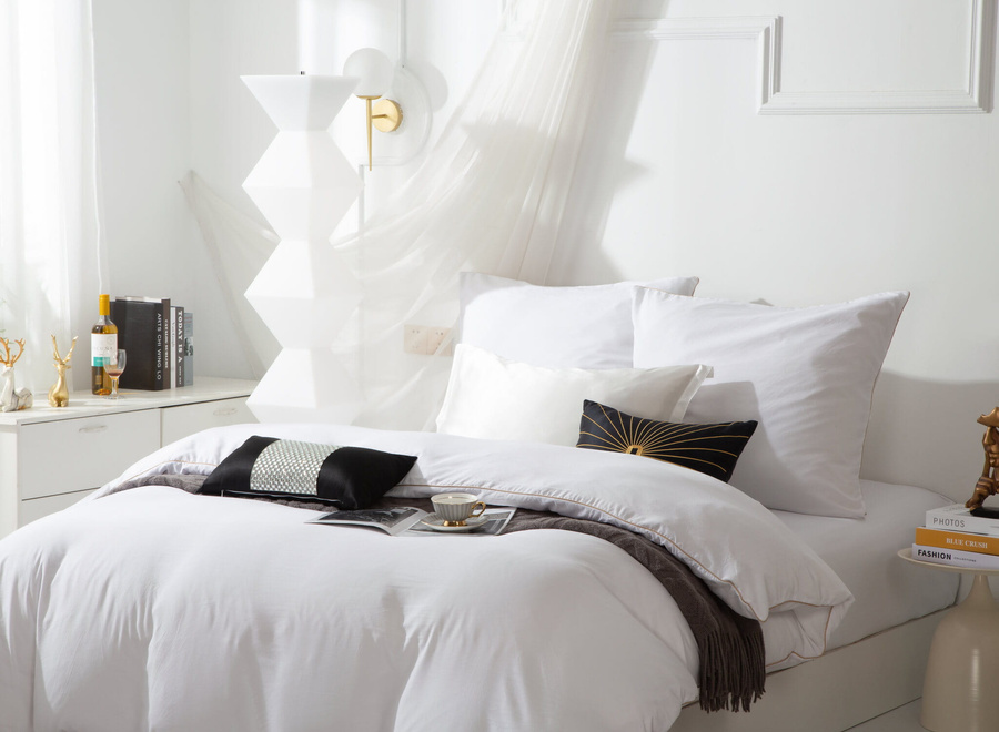 POŚCIEL QUEEN BIAŁA ZŁOTA BIZA