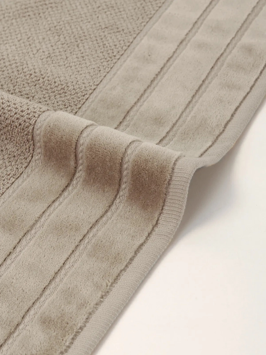 Mocca miękki ręcznik kąpielowy 70x140 cm Loren Spod Igły i Nitki – wyjątkowy komfort