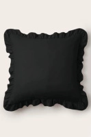 Czarna poszewka z falbanką 40x40 cm Ruffy Premium Spod Igły i Nitki – Komfort i elegancja