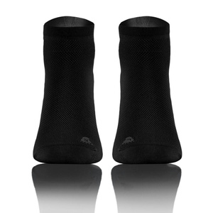 Czarne sportowe skarpety 3/4 unisex 90% bawełna Simply Sesto Senso – komfort i ochrona