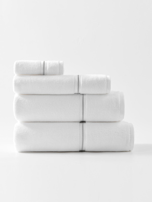 Biały ręcznik bawełna frotte 500 g/m² złota biza Spod Igły i Nitki – elegancki do SPA