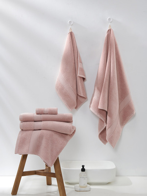 Pudrowy ręcznik kąpielowy bawełniany 650 g/m² Leo Spod Igły i Nitki – luksusowy relaks