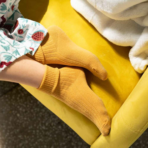 Skarpetki wełniane w prążki art. 093