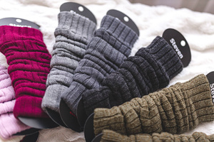 Szare getry wełniane damskie wygodne ocieplacze Jodełka Steven - idealne na sezon jesienno-zimowy