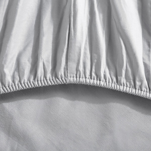 PRZEŚCIERADŁO SATYNA JASNY SZARY