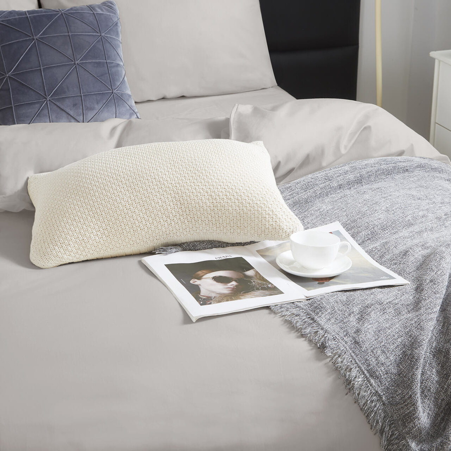 Biała elegancka pościel damska 120g/m² z satyny Spod Igły i Nitki – komfortowy sen