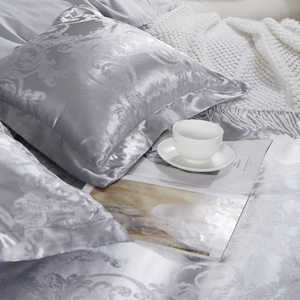 Biało-kremowa atłasowa pościel 120g/m² z haftem Spod Igły i Nitki – komfortowy sen