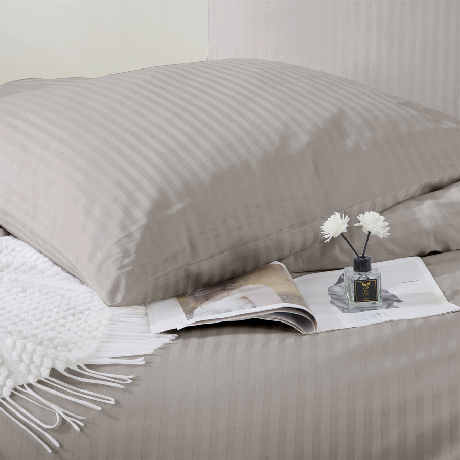 Kaszmirowa adamaszkowa poszewka Spod Igły i Nitki – luksus i komfort snu