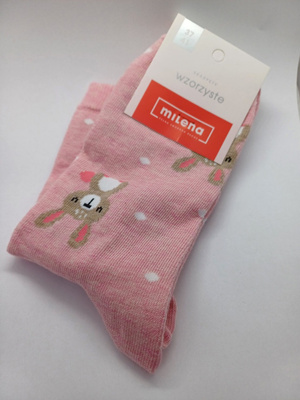 Różowe bawełniane skarpety damskie Króliki i kropki Milena – komfort na co dzień