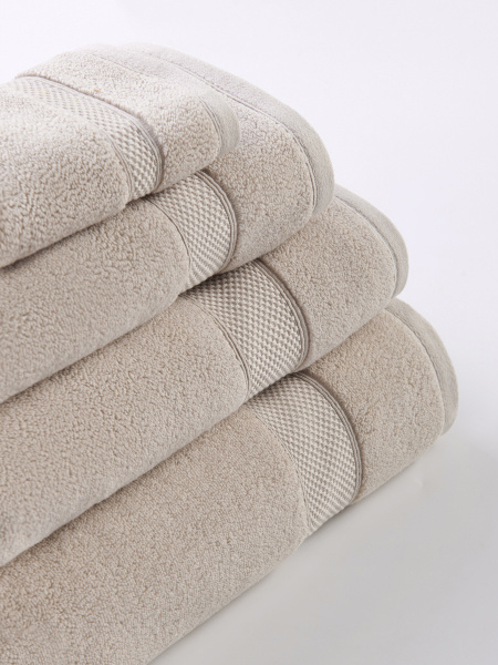 J.BEŻ Miękki ręcznik kąpielowy 100% bawełna premium 650 g/m² Spod Igły i Nitki – komfort i luksus