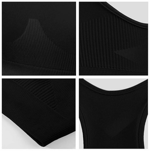 Czarny bezszwowy top damski 92% poliamid Sesto Senso – joga fitness