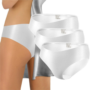 Białe bezszwowe figi damskie 3-pak laserowo cięte Sesto Senso – dyskrecja i wygoda
