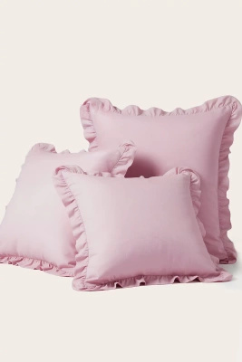 Pudrowa poszewka z falbanką 40x40 cm Ruffy Premium Spod Igły i Nitki – Komfort i elegancja