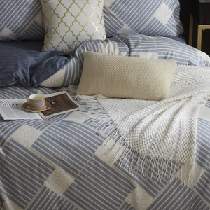 Niebieska elegancka pościel Satynowa geometryczna Spod Igły i Nitki – komfort snu