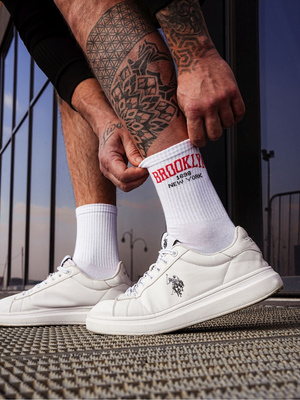 Białe elastyczne skarpety męskie 75% bawełny sportowe Milena – komfort i dopasowanie