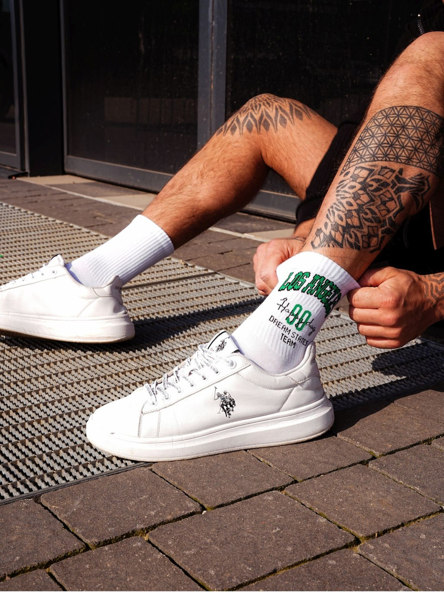 Białe elastyczne skarpety męskie 75% bawełny sportowe Milena – komfort i dopasowanie