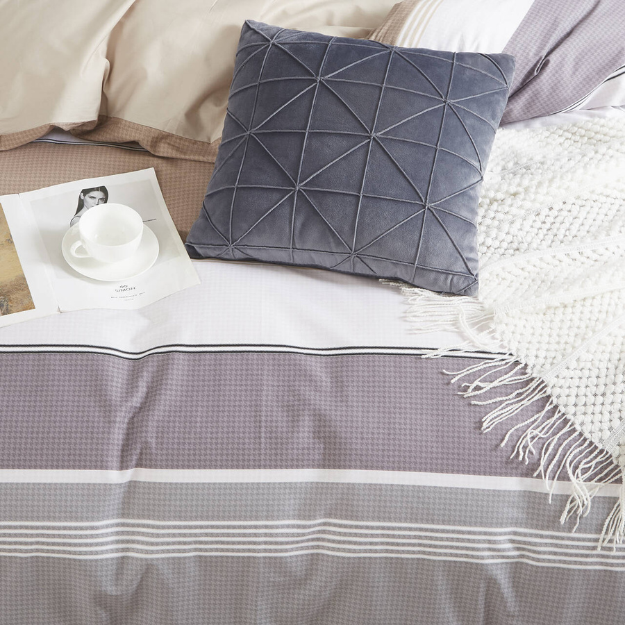 Biała Dwustronna pościel Satynowa model S003 Spod Igły i Nitki – wygodny sen