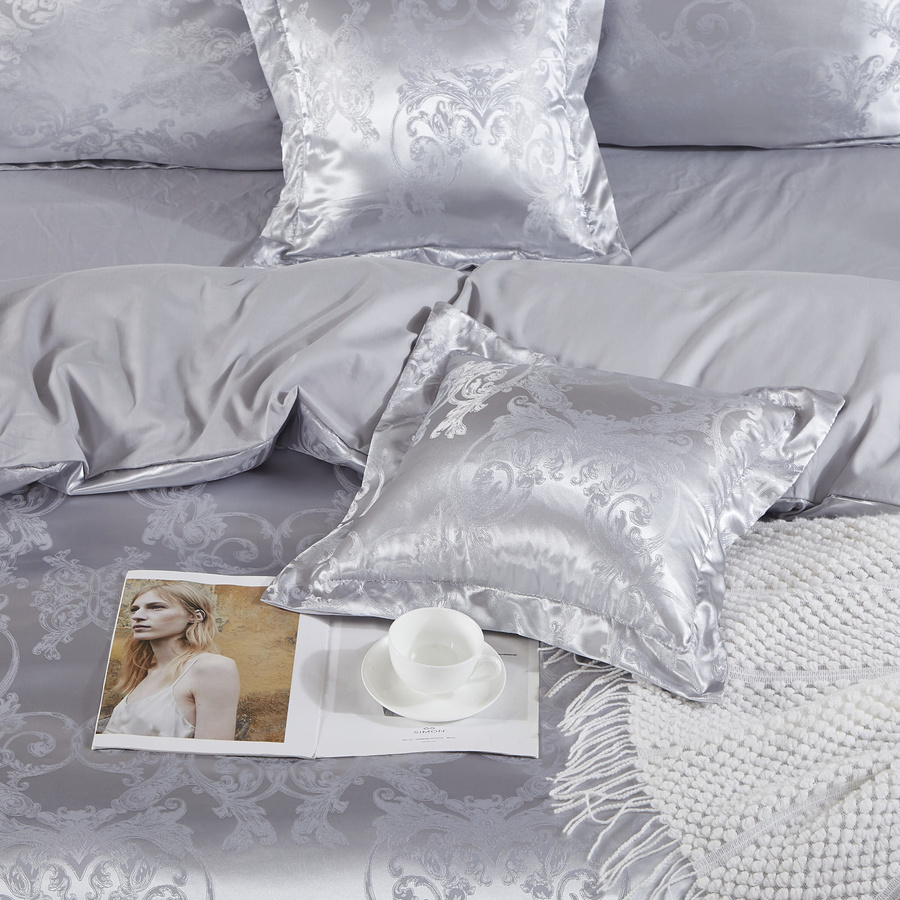 Biało-kremowa atłasowa pościel 120g/m² z haftem Spod Igły i Nitki – komfortowy sen