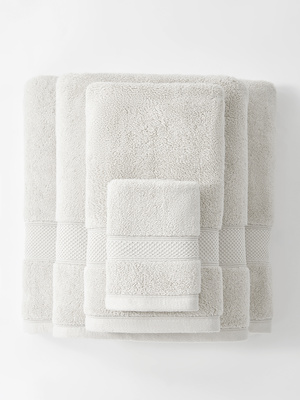 Kaszmirkowy miękki ręcznik kąpielowy 650 g/m² Leo Spod Igły i Nitki – luksusowy relaks.